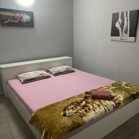 Lejla Δωμάτια σε οικογενειακή κατοικία Ποντγορίτσα