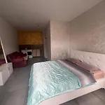 Проживание в семье Lejla